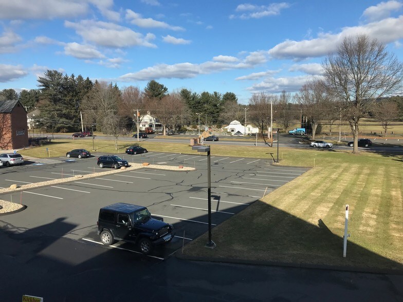 More Photos Of 1051 Farmington Ave, Farmington Unknown For Lease