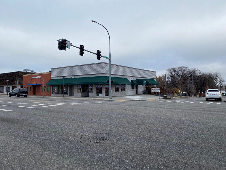 More Photos Of 700-702 George Washington Way, Richland Storefront Retail Office For Lease