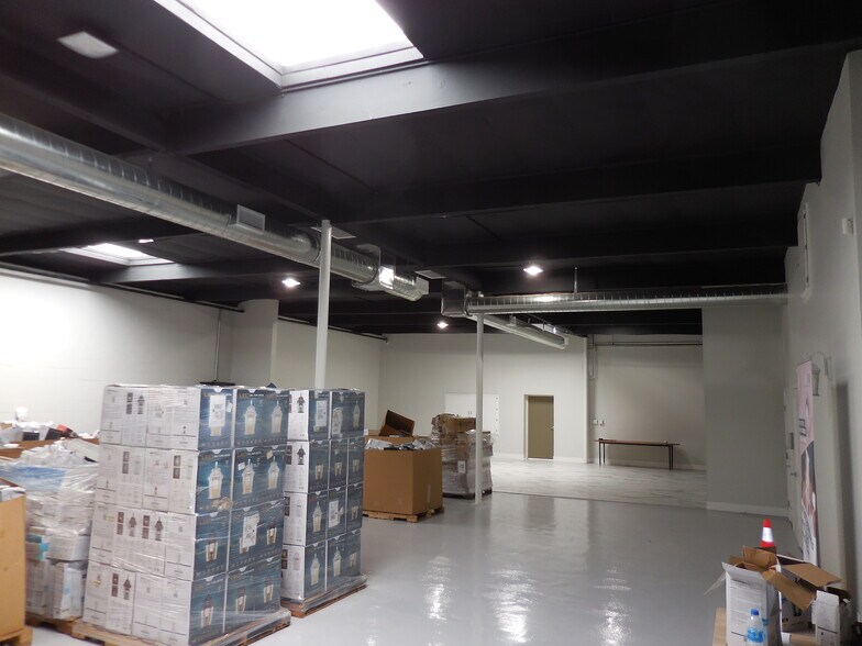 More Photos Of 1439 Plaza Del Amo, Torrance Warehouse For Sale