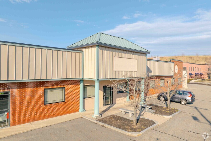 More Photos Of 61 Parkhurst Rd, Chelmsford Freestanding For Sale