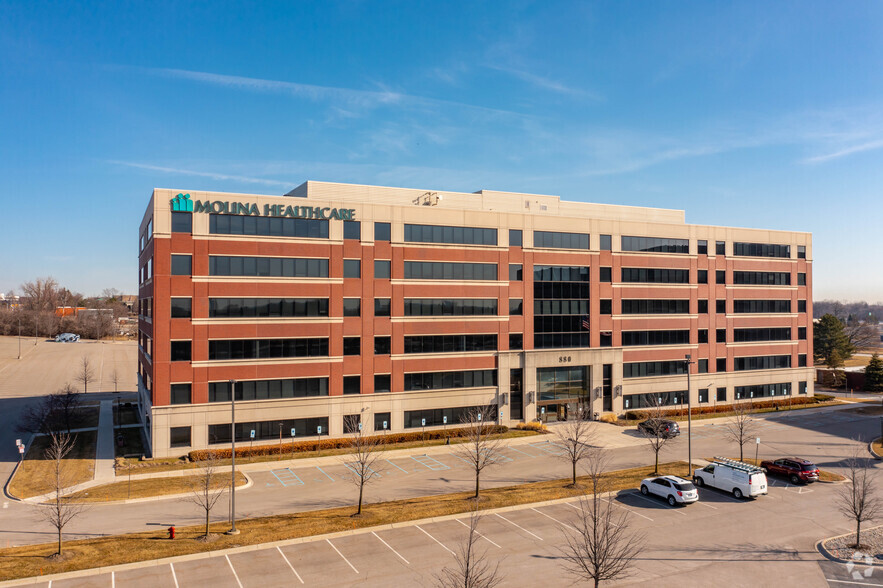 Primary Photo Of 880 W Long Lake Rd, Troy Coworking Space