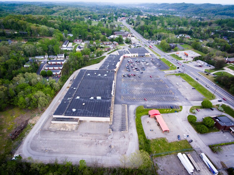 More Photos Of 5636 US Route 60, Huntington Unknown For Lease