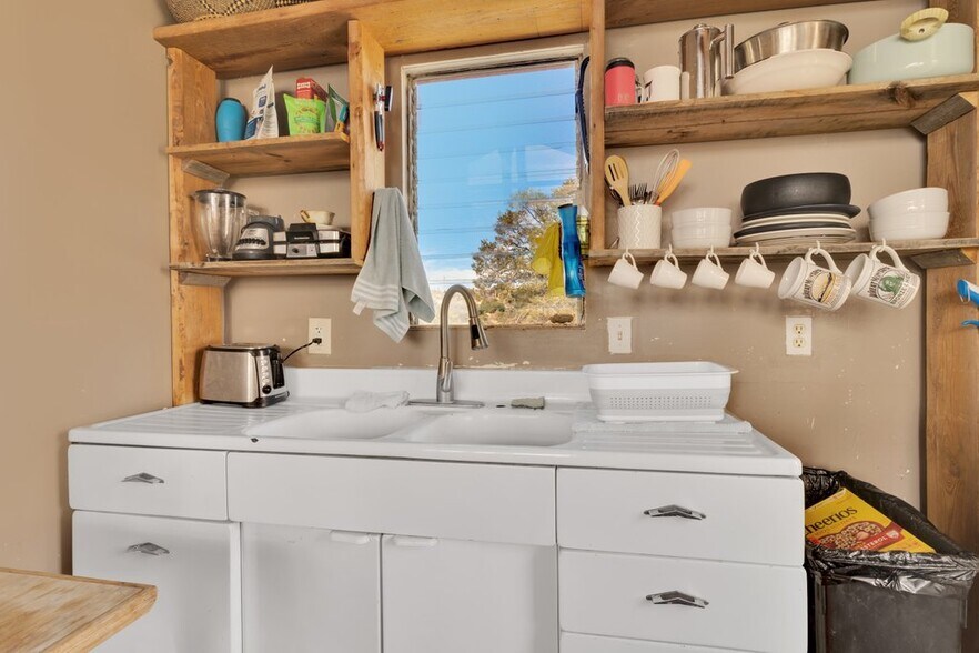 More Photos Of 70111 State Highway 74, Mountain Center Restaurant For Sale