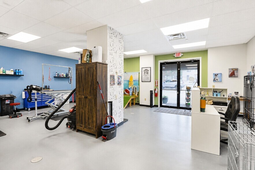 More Photos Of 53 E Market St, Germantown Restaurant For Sale