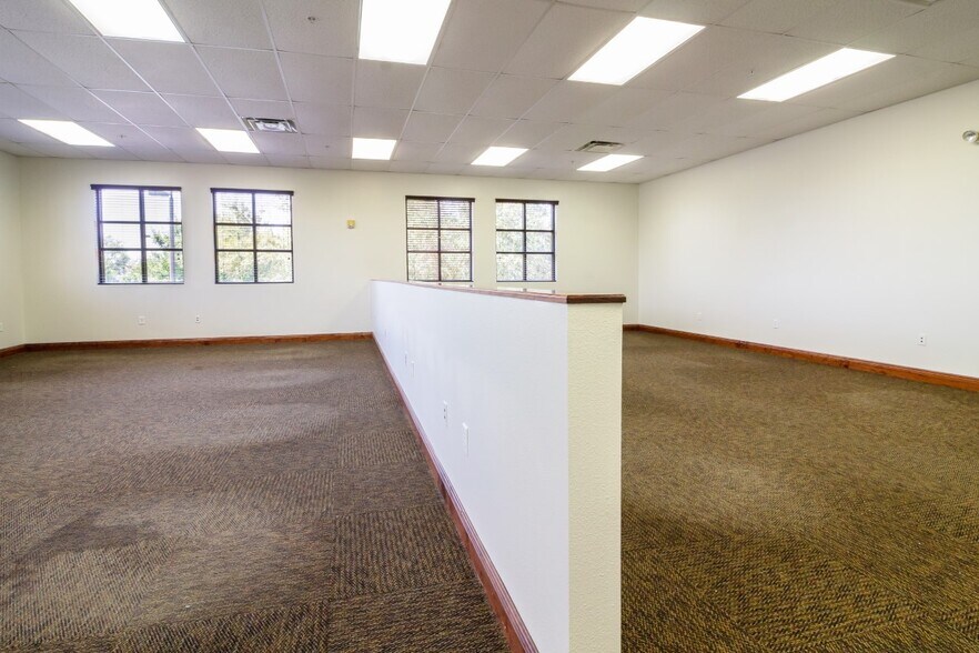 More Photos Of 4300 S Highway 27, Clermont Storefront Retail Office For Lease