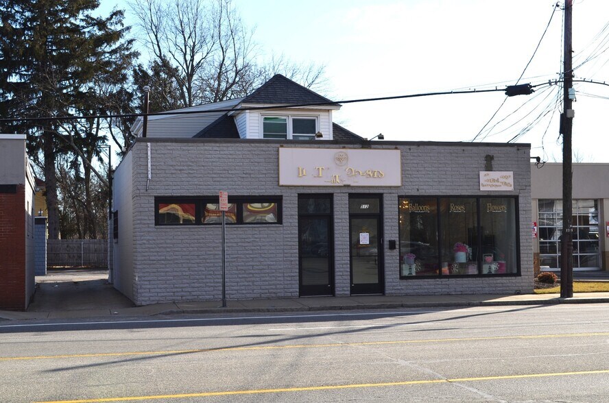 More Photos Of 512 Reservoir Ave, Cranston Freestanding For Sale