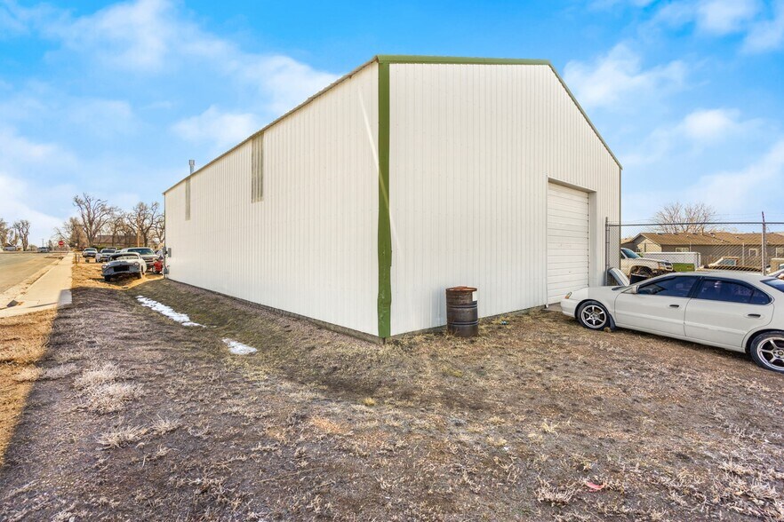 More Photos Of 106 W 4th St, Severance Warehouse For Sale