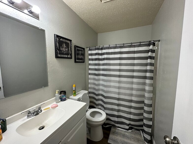 More Photos Of 1001 Westside Pky, Atoka Apartments For Sale