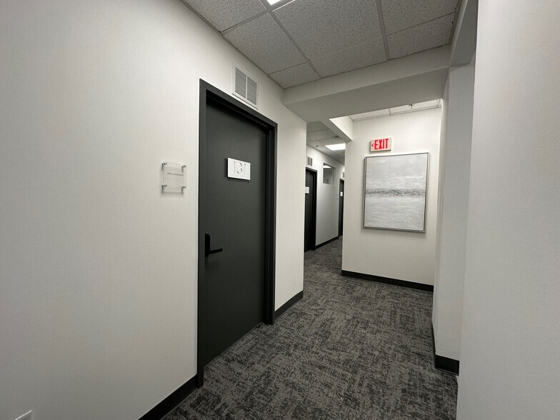 More Photos Of 12 Penns Trl, Newtown Medical For Lease
