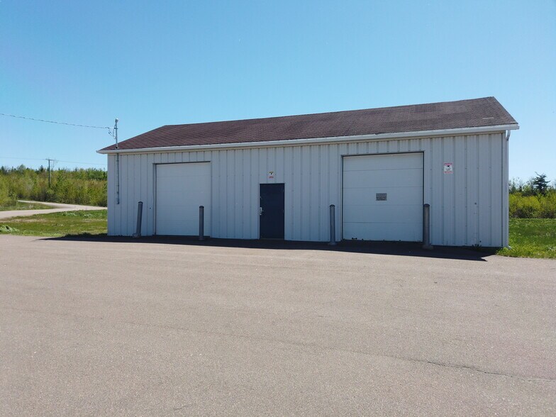 More Photos Of 555 Mapleton Rd, Moncton Light Distribution For Lease