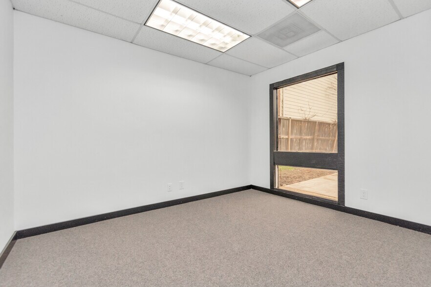 More Photos Of 8703 Meadowcroft Dr, Houston Medical For Lease