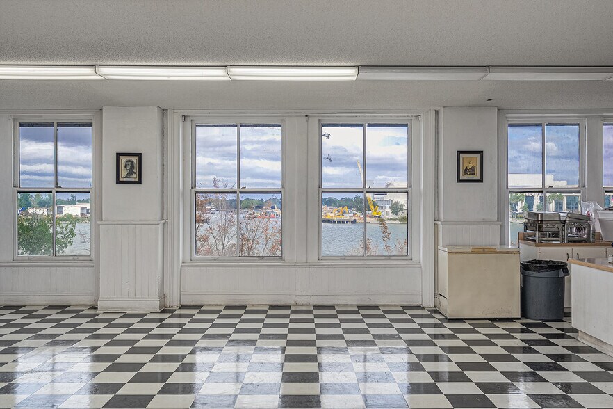 More Photos Of 100 E Bay St, Savannah Lodge Meeting Hall For Sale