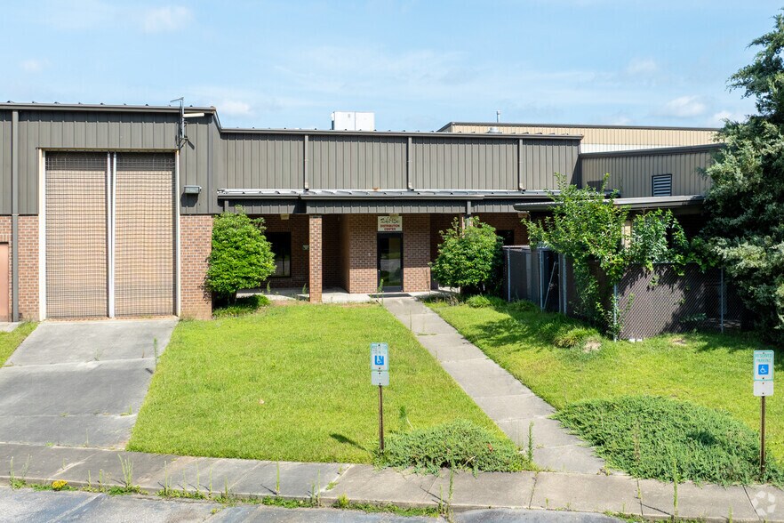 More Photos Of 719 Dunn Rd, Fayetteville Warehouse For Sale