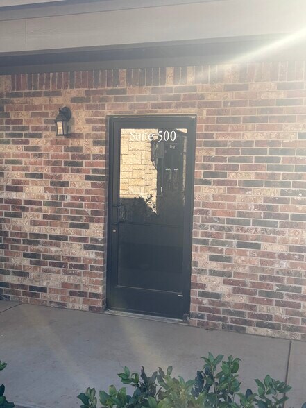 More Photos Of 9117 Milwaukee Ave, Lubbock Office For Lease