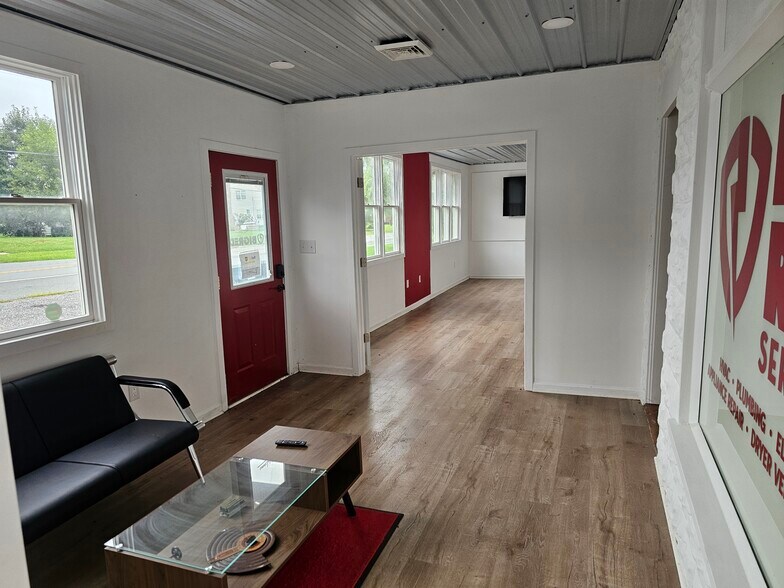 More Photos Of 210 Broad St, Saint Georges Flex For Lease