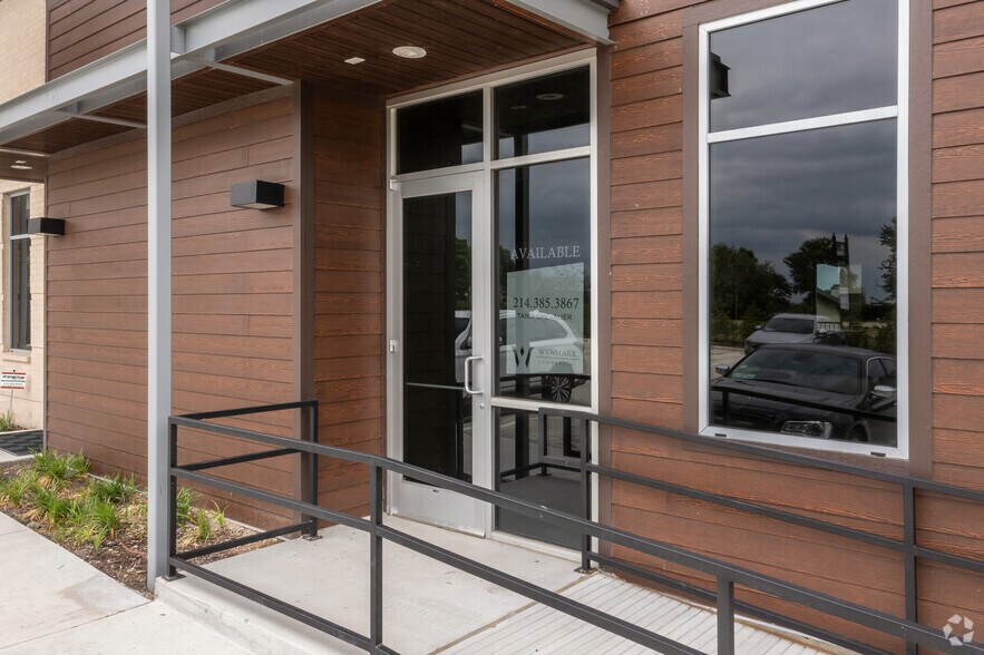 More Photos Of 200-240 O’Connor Ridge Blvd, Irving Medical For Sale