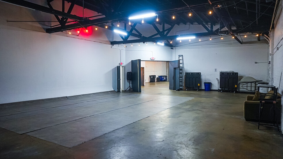 More Photos Of 2234 W Temple St, Los Angeles Manufacturing For Lease