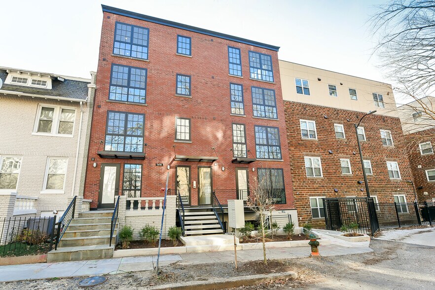 Primary Photo Of , Washington Multifamily For Sale