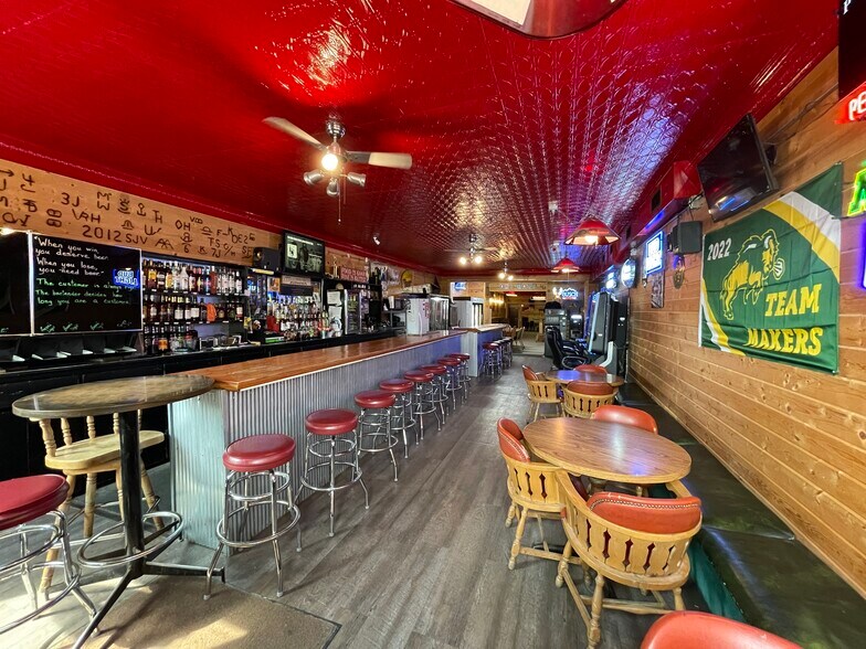 More Photos Of 203 Whinery, Binford Casino For Sale