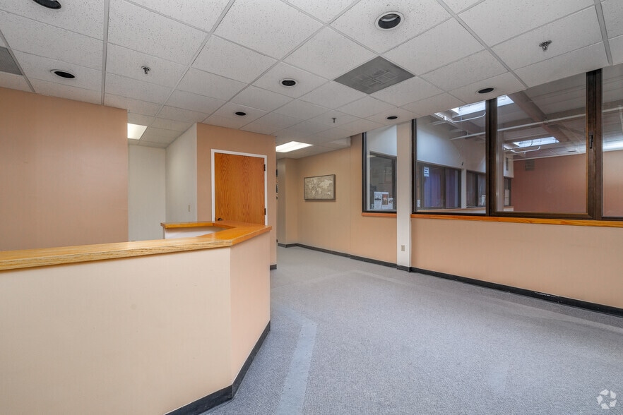More Photos Of 333-359 S Salina St, Syracuse Office For Lease