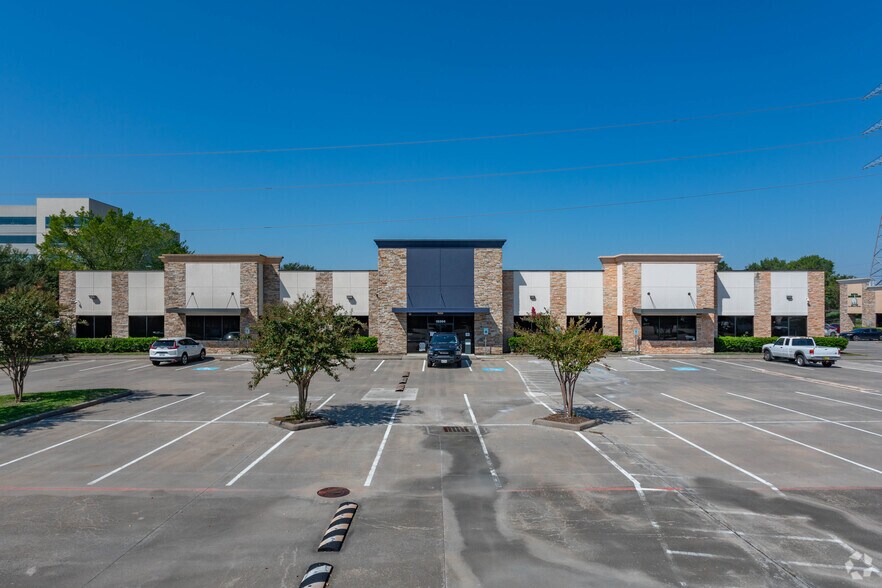 More Photos Of 15366 Park Row, Houston Office For Lease