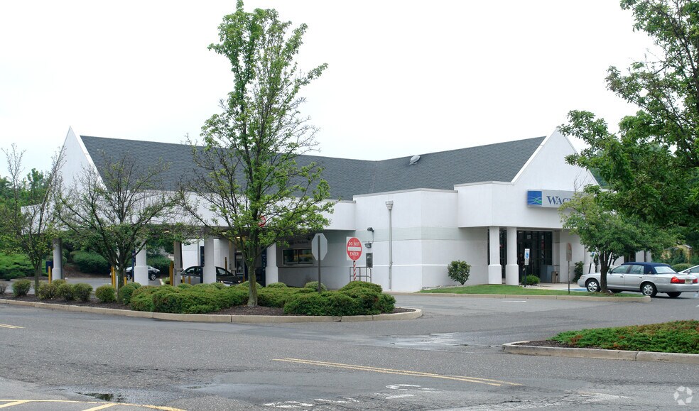 More Photos Of 1665a Oak Tree Rd, Edison Unknown For Lease