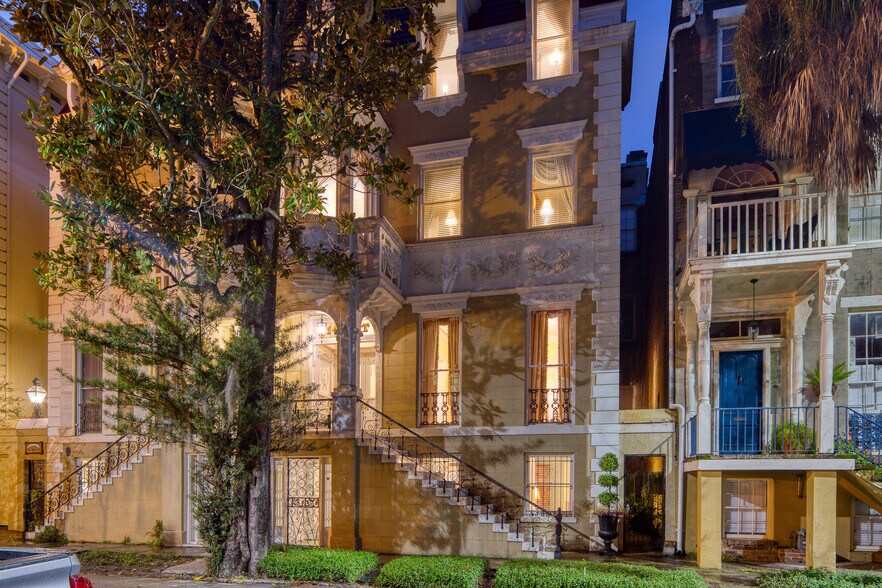 More Photos Of 14 E Taylor St, Savannah Specialty For Sale