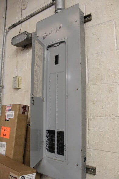 More Photos Of 994 Rhyne Rd, Clover Light Manufacturing For Sale