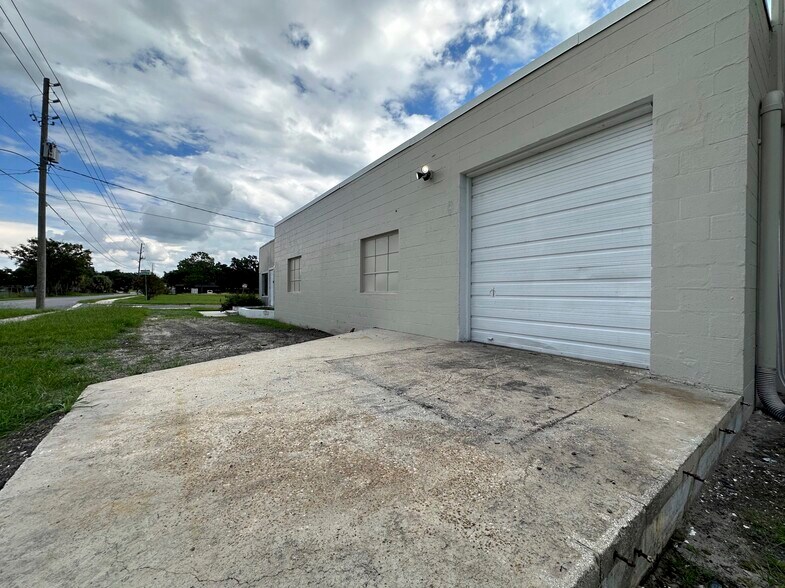 More Photos Of 1604 Olive St, Lakeland Industrial For Sale
