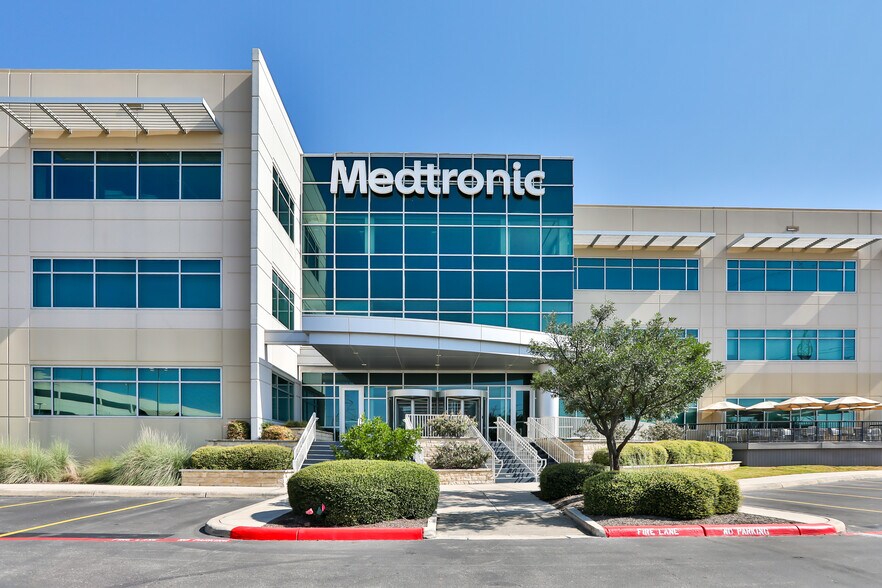 More Photos Of 18302 Talavera Rdg, San Antonio Office For Lease