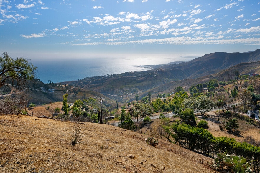 More Photos Of 21800 Azurelee Dr, Malibu Land For Sale