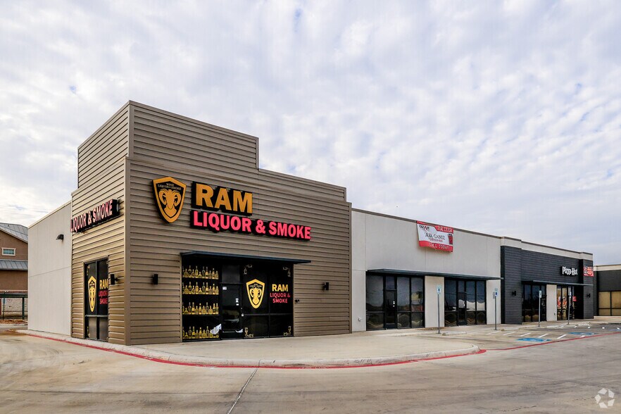Primary Photo Of 9179 FM 78, Converse Storefront For Lease