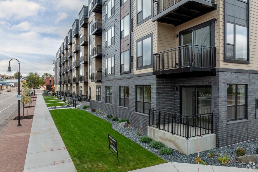 More Photos Of 214 N Barstow St, Eau Claire Apartments For Lease