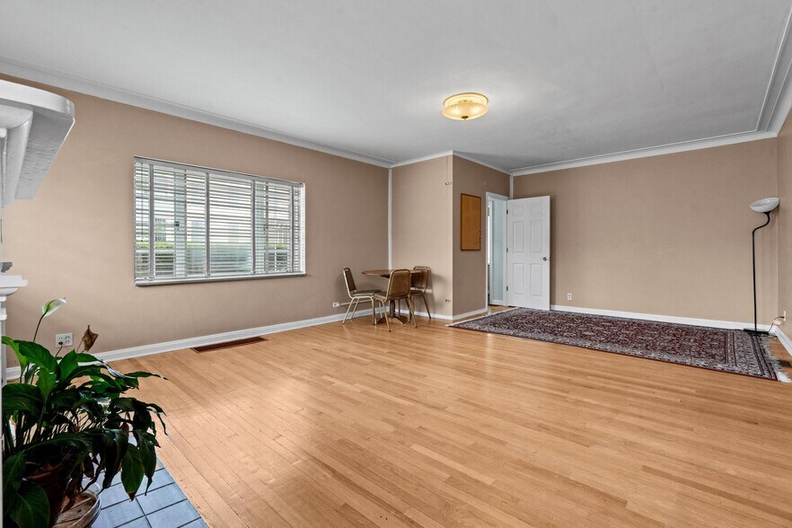More Photos Of 120 W Main St, Wilmington Flex For Sale