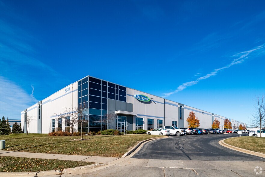 Primary Photo Of 5235-5325 International Dr, Cudahy Warehouse For Lease