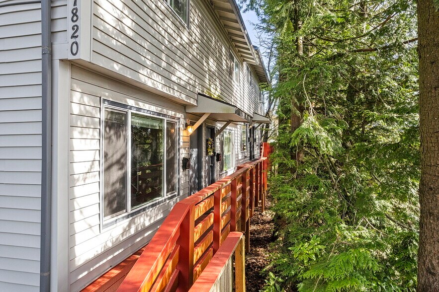 More Photos Of 7820 SW 17th Dr, Portland Apartments For Sale