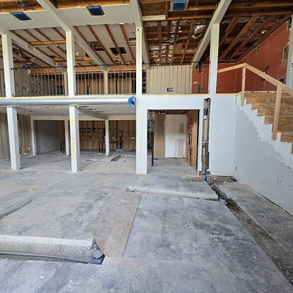 More Photos Of 920 N La Cienega Blvd, Los Angeles Storefront For Lease
