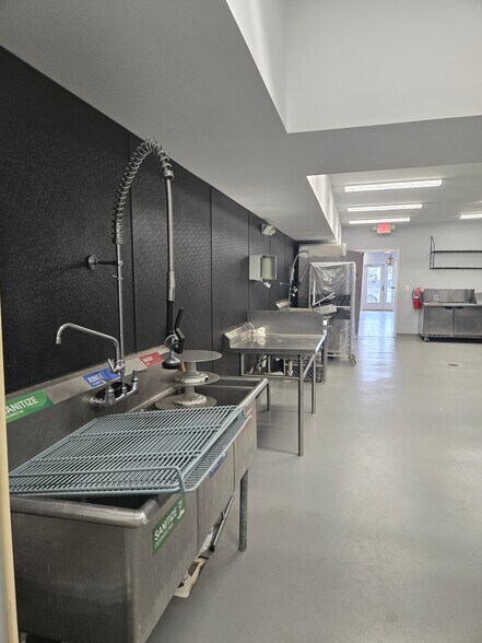 More Photos Of 108 S Pine St, Princeton Storefront Retail Office For Sale