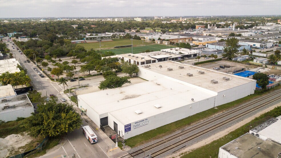 More Photos Of 415 NE 62nd St, Miami Warehouse For Lease