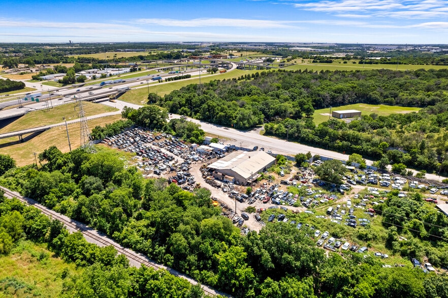 More Photos Of 10466 Central Expy, Dallas Auto Salvage Facility For Sale