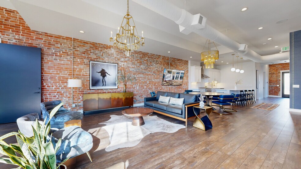 More Photos Of 3700 N Franklin St, Denver Office For Sale