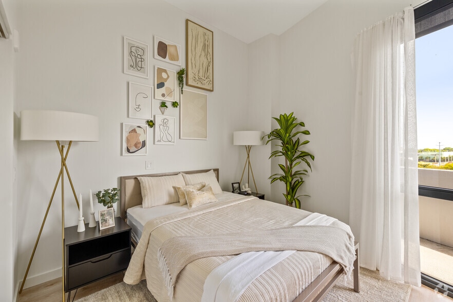 More Photos Of 201 Clearwater Dr, West Palm Beach Apartments For Lease