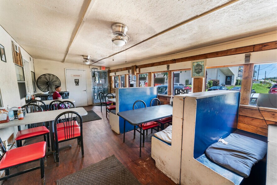 More Photos Of 4118 Augusta Rd, Savannah Freestanding For Sale