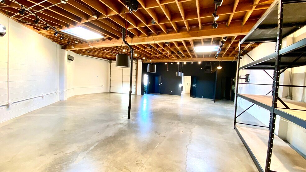 More Photos Of 216 N Tillamook St, Portland Flex For Lease