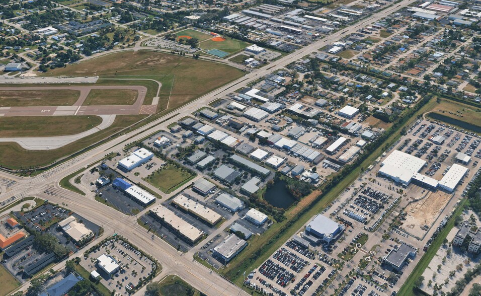 More Photos Of 10970 S Cleveland Ave, Fort Myers Office For Lease
