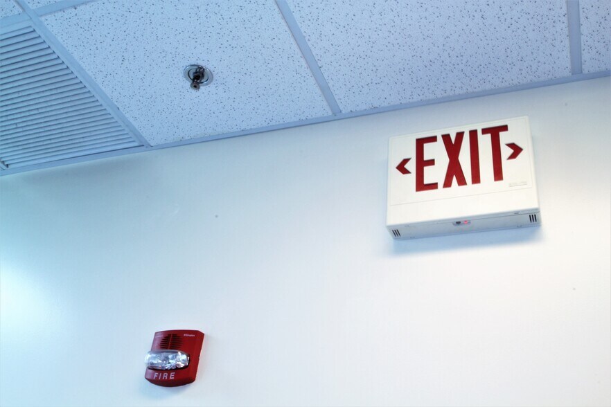 More Photos Of 14240 Dante Ave, Dolton Loft Creative Space For Lease