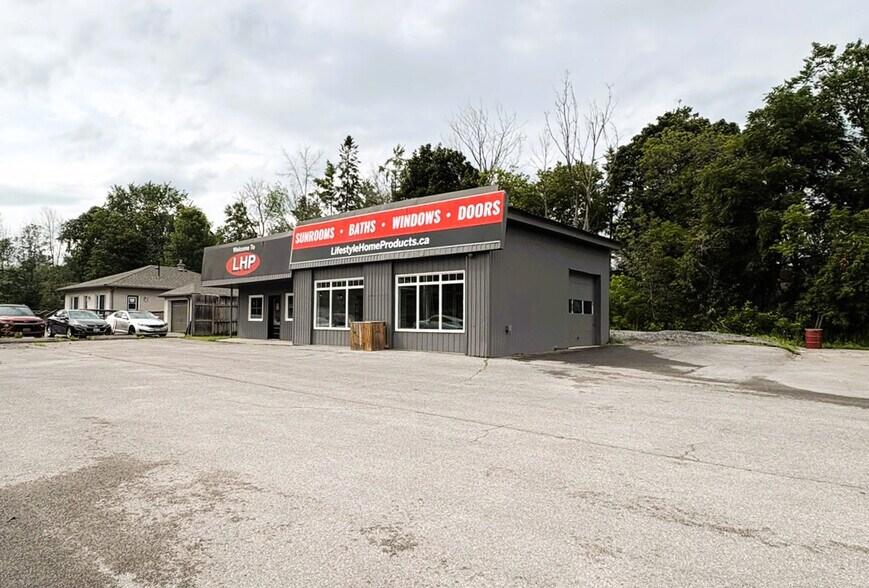 Primary Photo Of 3432 Princess St, Westbrook Showroom For Sale