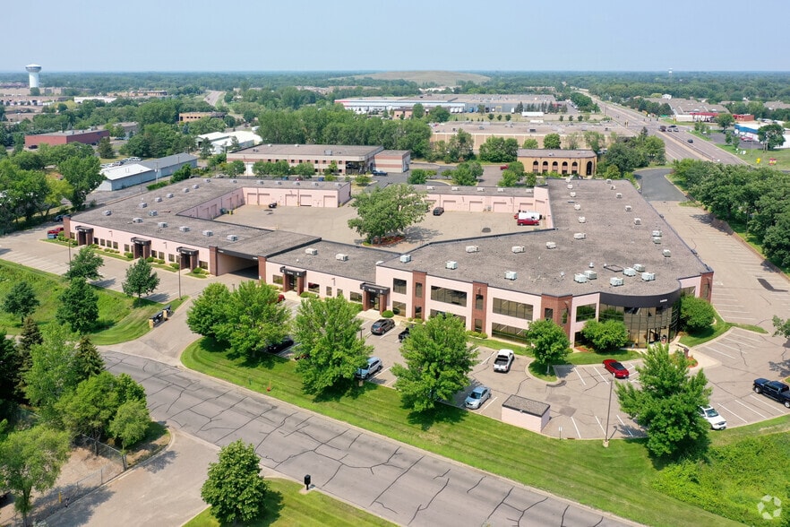 More Photos Of 14000 NW Sunfish Lake Blvd, Ramsey Showroom For Lease