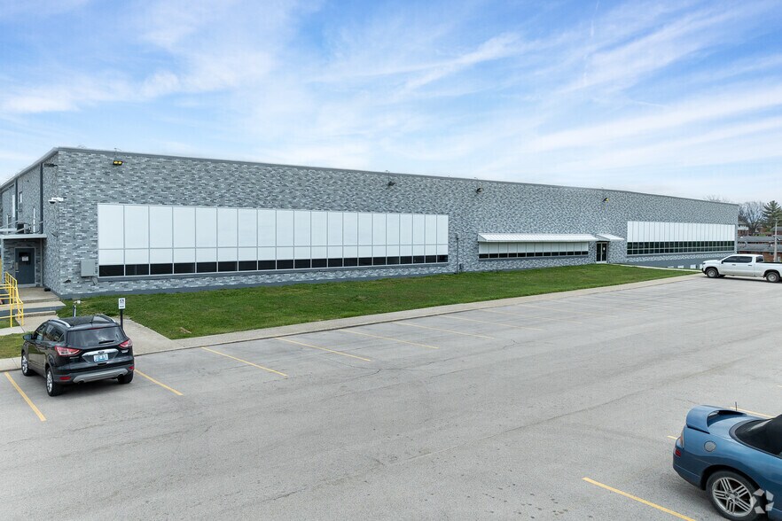 More Photos Of 435 E Washington St, Winchester Warehouse For Lease