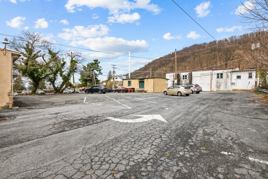 More Photos Of 2201 Perkiomen Ave, Mount Penn Restaurant For Sale